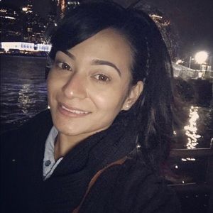 Meet your Posher, Yeny